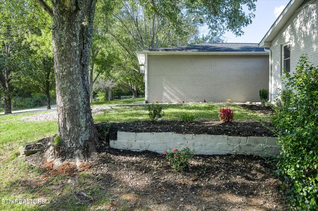 3766 Old Bridge Rd, Cookeville, TN 38506