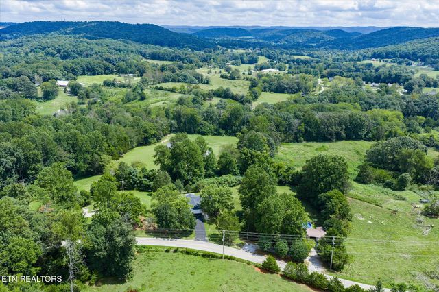 3766 Old Bridge Rd, Cookeville, TN 38506