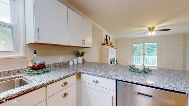 3766 Old Bridge Rd, Cookeville, TN 38506