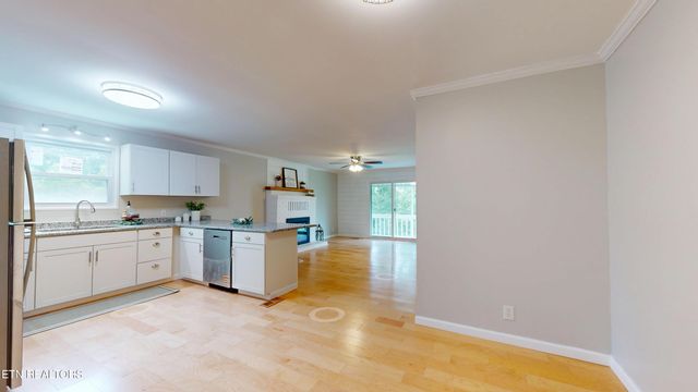 3766 Old Bridge Rd, Cookeville, TN 38506