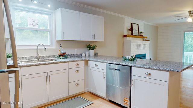 3766 Old Bridge Rd, Cookeville, TN 38506