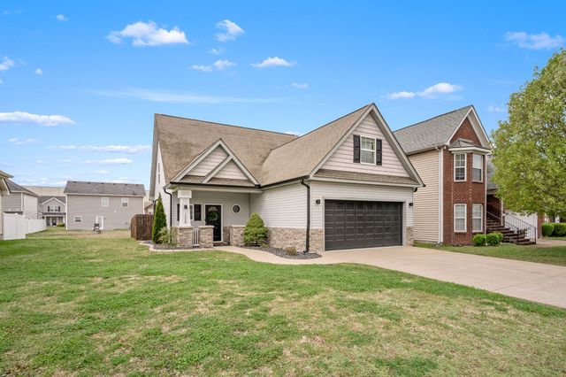 1328 Sunray Dr, Murfreesboro, TN 37127