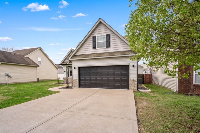 1328 Sunray Dr, Murfreesboro, TN 37127