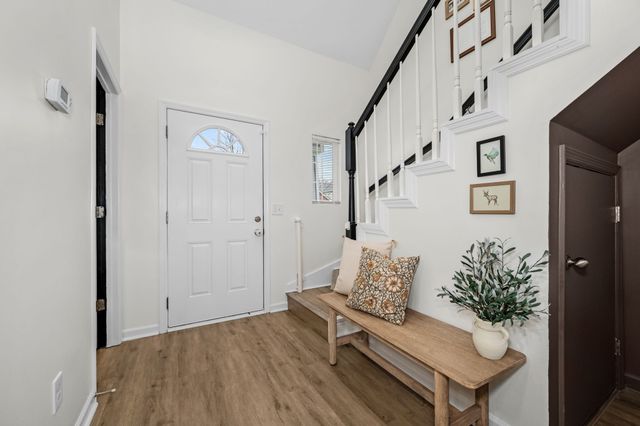 1328 Sunray Dr, Murfreesboro, TN 37127