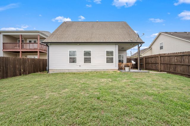 1328 Sunray Dr, Murfreesboro, TN 37127