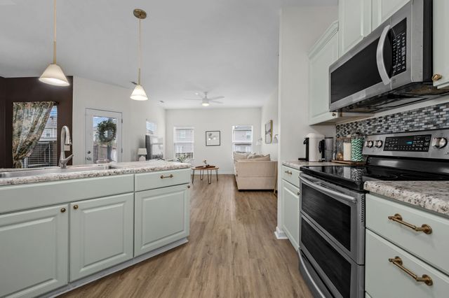 1328 Sunray Dr, Murfreesboro, TN 37127