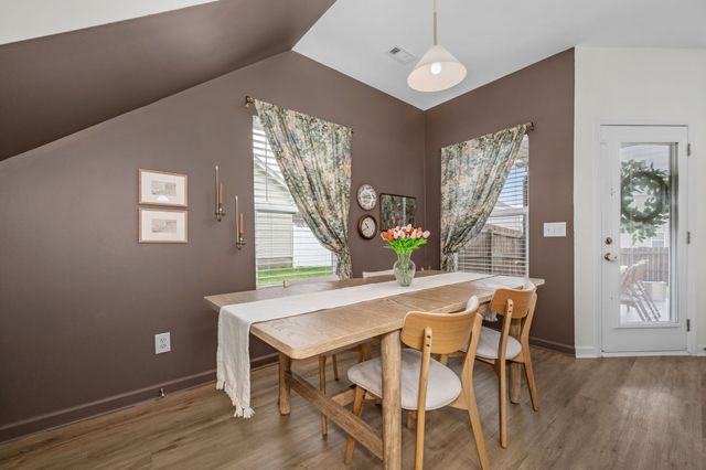 1328 Sunray Dr, Murfreesboro, TN 37127