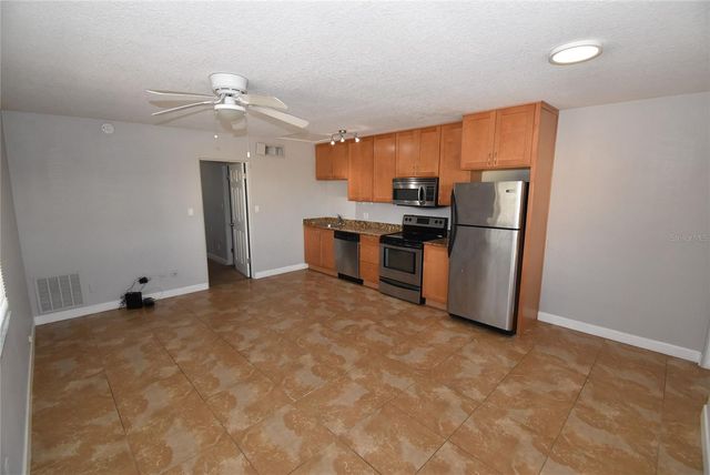 220 6TH AVENUE N 11, St Petersburg, FL 33701