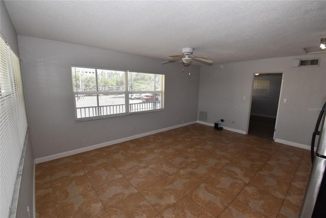 220 6TH AVENUE N 11, St Petersburg, FL 33701