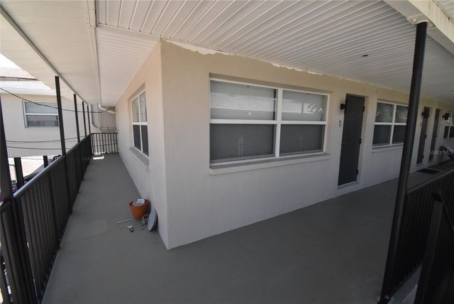 220 6TH AVENUE N 11, St Petersburg, FL 33701