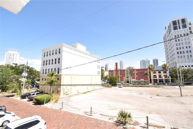 220 6TH AVENUE N 11, St Petersburg, FL 33701