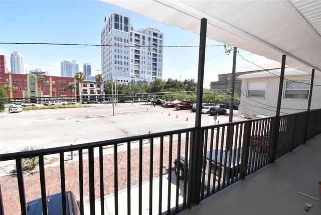 220 6TH AVENUE N 11, St Petersburg, FL 33701