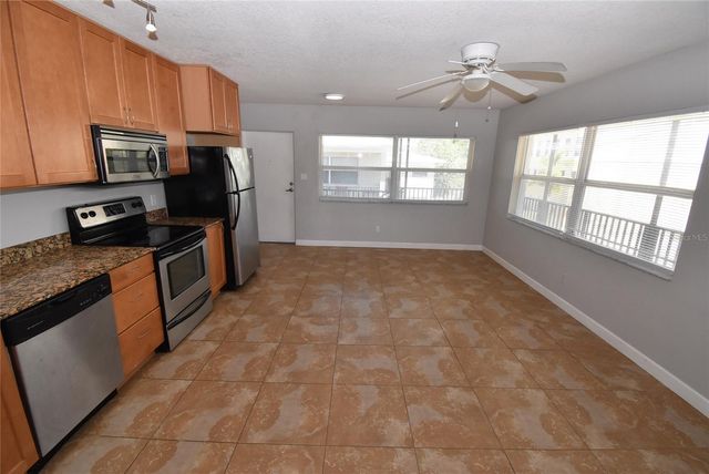 220 6TH AVENUE N 11, St Petersburg, FL 33701