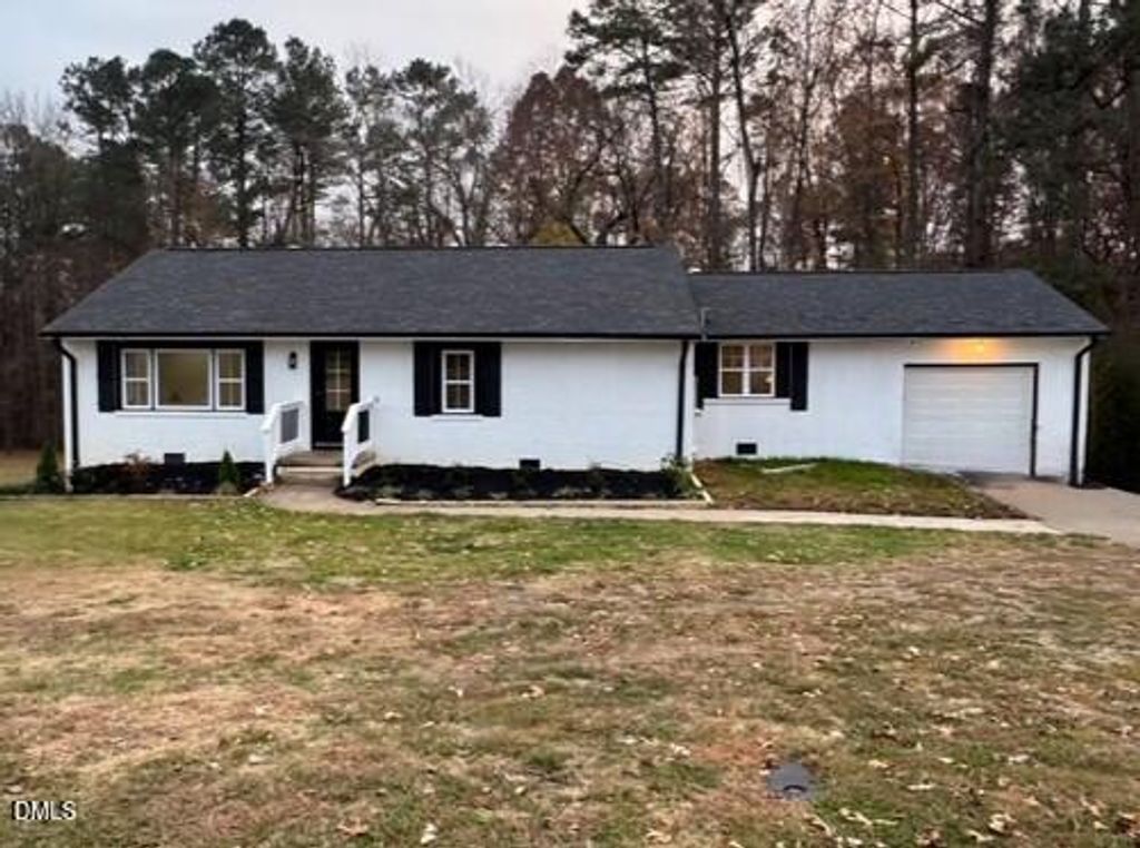 1005 E Hanover Road, Graham, NC 27253