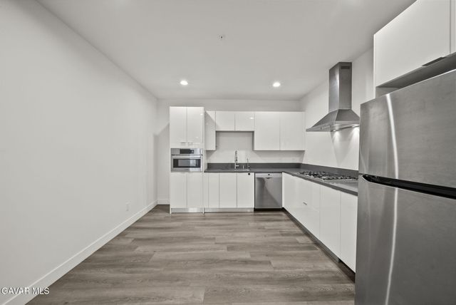 900 S Kenmore Avenue Apt 504, Los Angeles, CA 90006