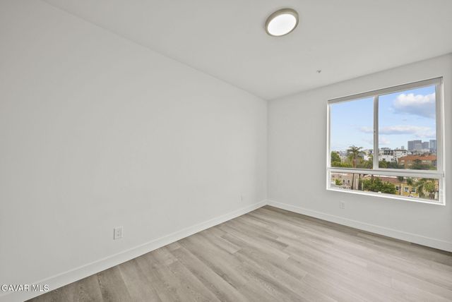 900 S Kenmore Avenue Apt 504, Los Angeles, CA 90006