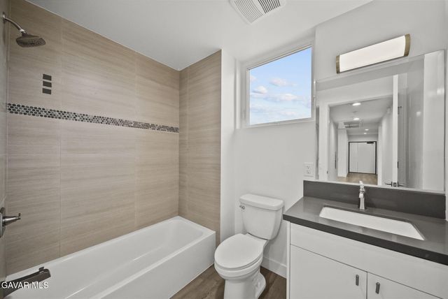 900 S Kenmore Avenue Apt 504, Los Angeles, CA 90006