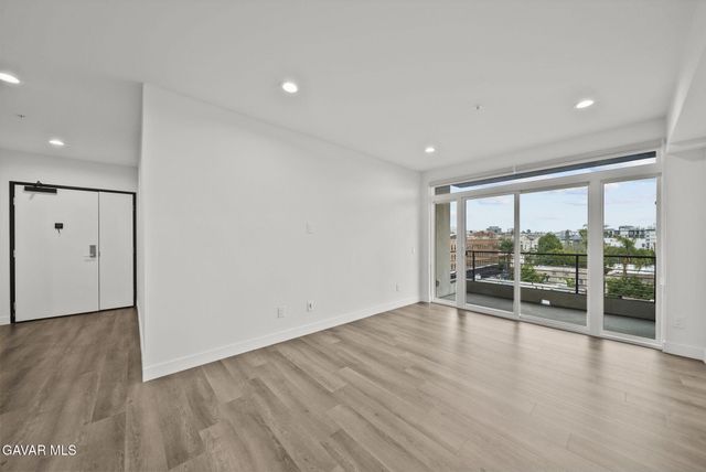 900 S Kenmore Avenue Apt 504, Los Angeles, CA 90006