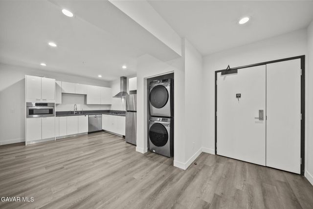 900 S Kenmore Avenue Apt 504, Los Angeles, CA 90006
