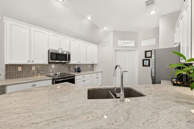 9608 Grandview Drive, Denton, TX 76207