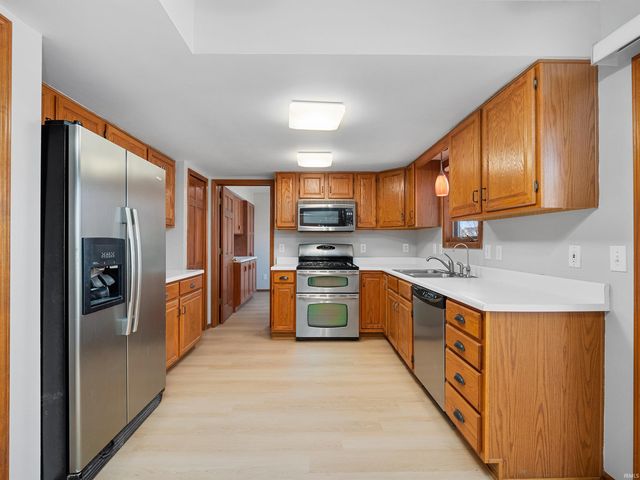 2306 Bluewater Trail, Fort Wayne, IN 46804