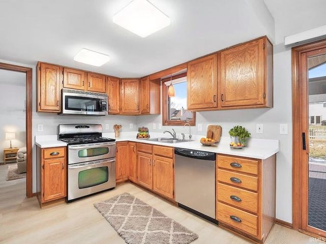 2306 Bluewater Trail, Fort Wayne, IN 46804