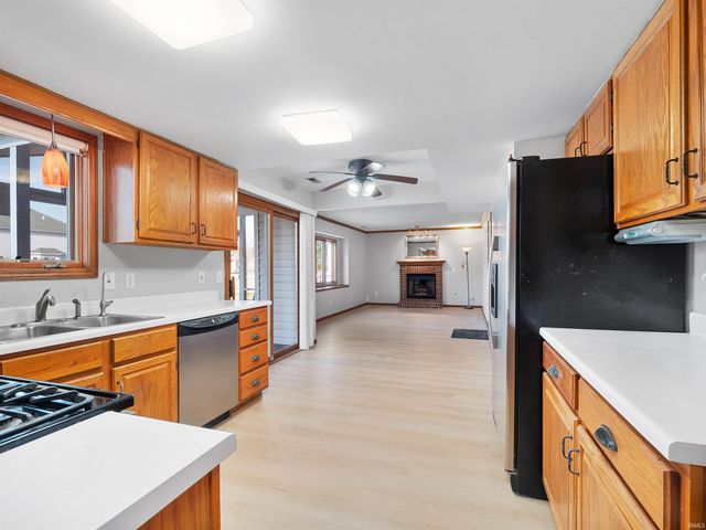 2306 Bluewater Trail, Fort Wayne, IN 46804