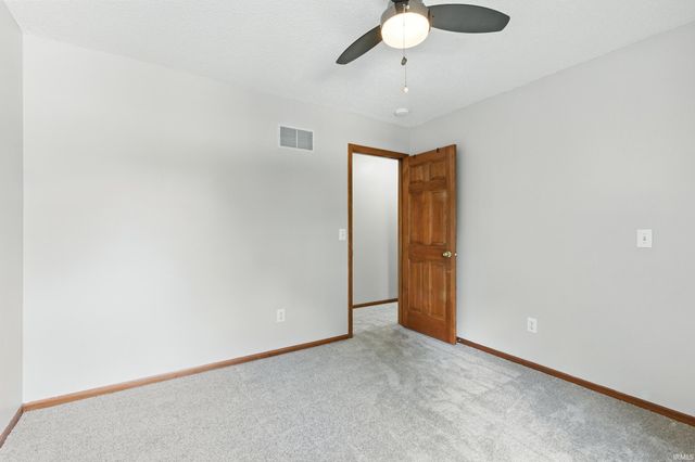 2306 Bluewater Trail, Fort Wayne, IN 46804