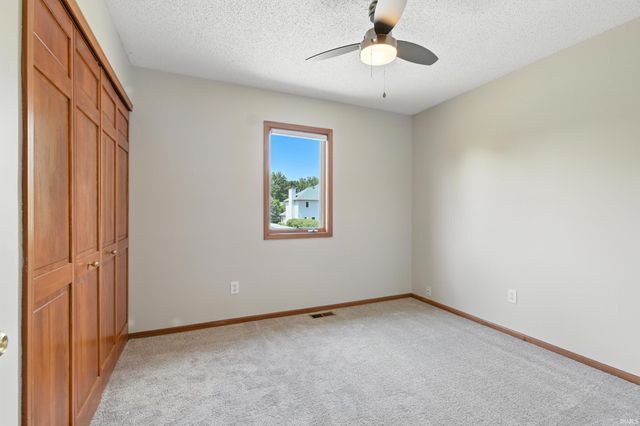 2306 Bluewater Trail, Fort Wayne, IN 46804