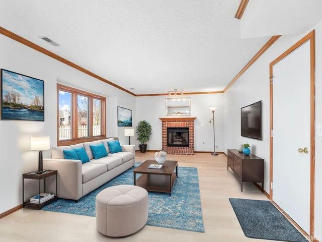 2306 Bluewater Trail, Fort Wayne, IN 46804