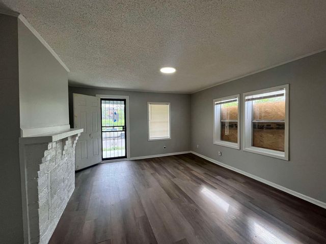 90 E TRIGG AVE, Memphis, TN 38106