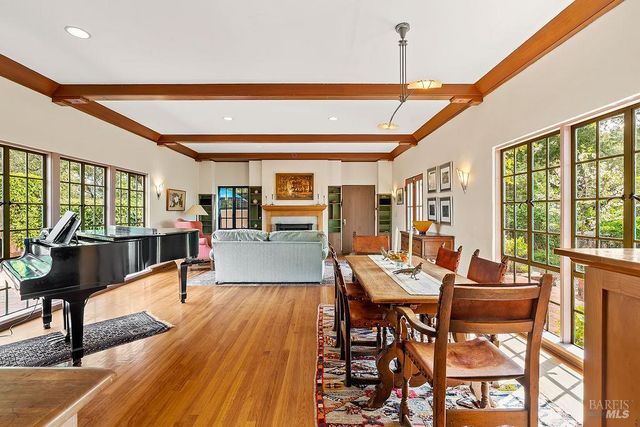 1212 N Fitch Mountain Rd, Healdsburg, CA 95448