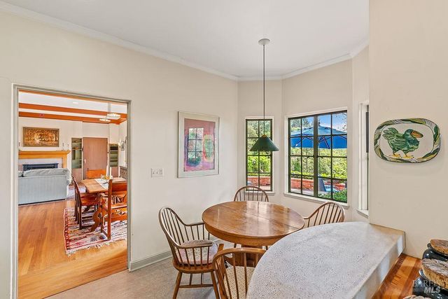 1212 N Fitch Mountain Rd, Healdsburg, CA 95448