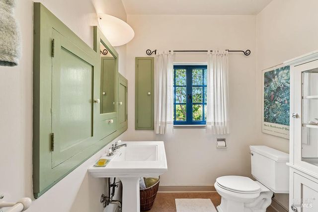 1212 N Fitch Mountain Rd, Healdsburg, CA 95448