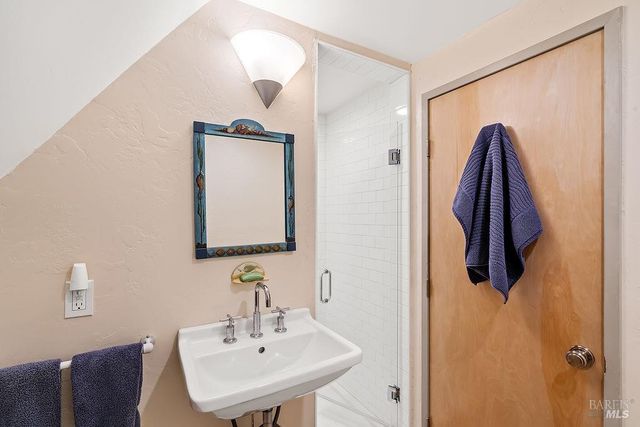 1212 N Fitch Mountain Rd, Healdsburg, CA 95448