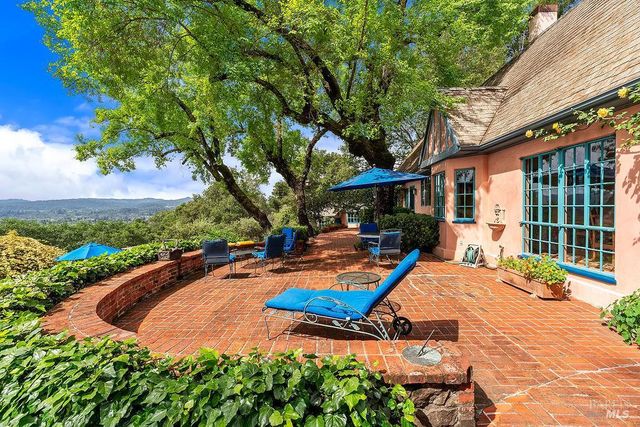 1212 N Fitch Mountain Rd, Healdsburg, CA 95448