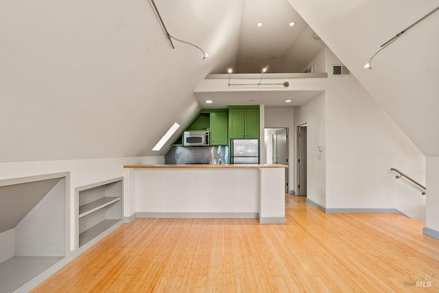 1212 N Fitch Mountain Rd, Healdsburg, CA 95448