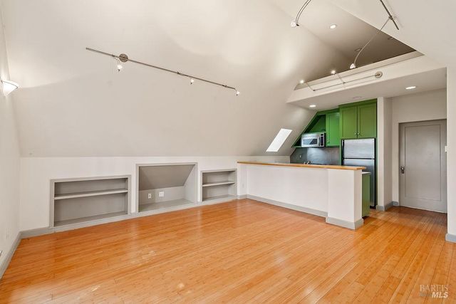 1212 N Fitch Mountain Rd, Healdsburg, CA 95448