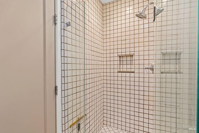 1212 N Fitch Mountain Rd, Healdsburg, CA 95448