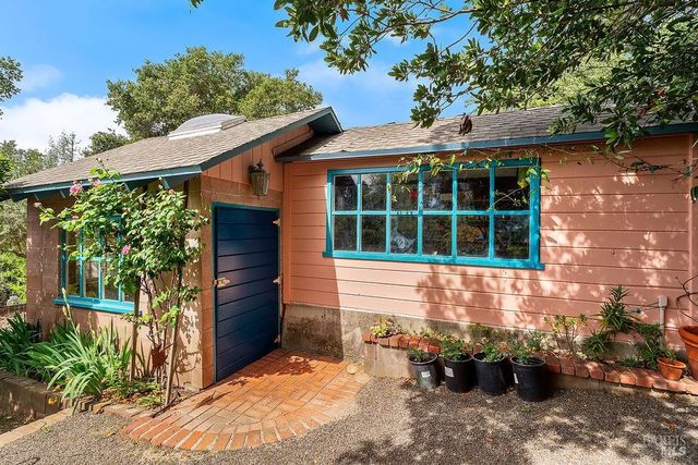 1212 N Fitch Mountain Rd, Healdsburg, CA 95448