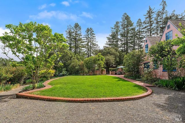 1212 N Fitch Mountain Rd, Healdsburg, CA 95448