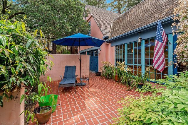 1212 N Fitch Mountain Rd, Healdsburg, CA 95448