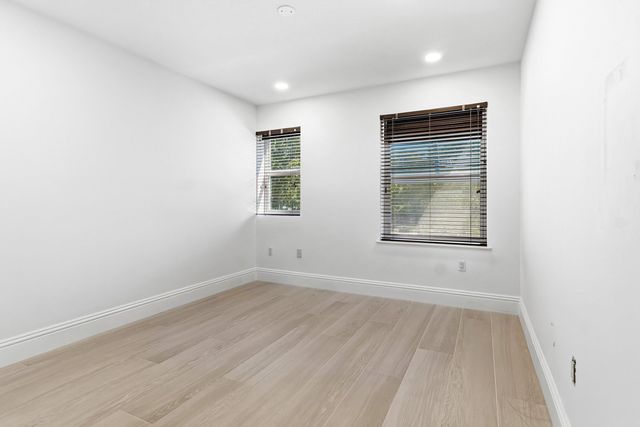 122 SE 6th Avenue 3, Delray Beach, FL 33483