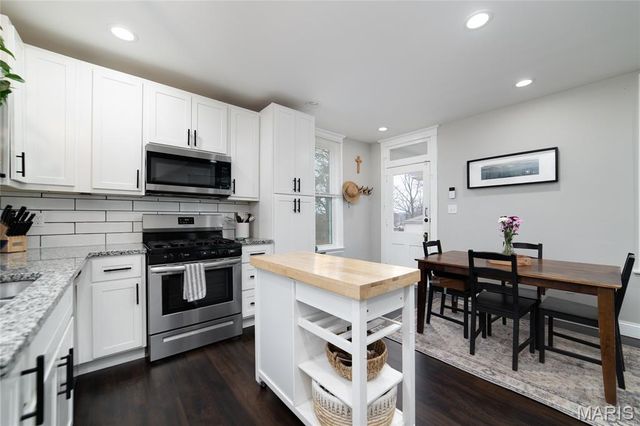 9527 W Milton Avenue, Overland, MO 63114