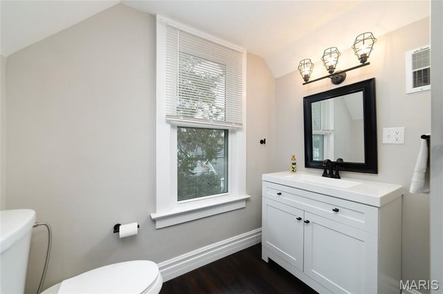 9527 W Milton Avenue, Overland, MO 63114