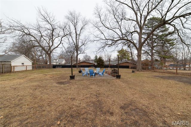 9527 W Milton Avenue, Overland, MO 63114