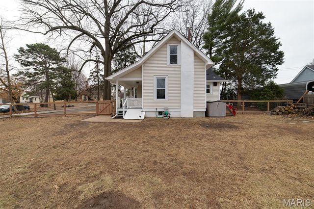 9527 W Milton Avenue, Overland, MO 63114