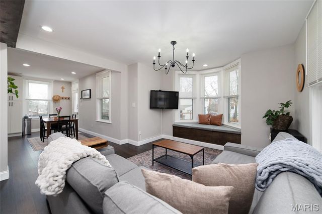 9527 W Milton Avenue, Overland, MO 63114