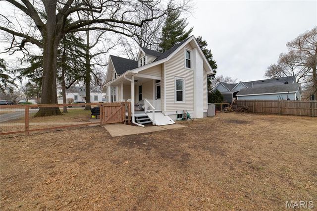 9527 W Milton Avenue, Overland, MO 63114