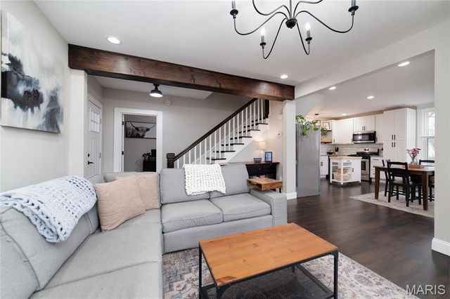 9527 W Milton Avenue, Overland, MO 63114